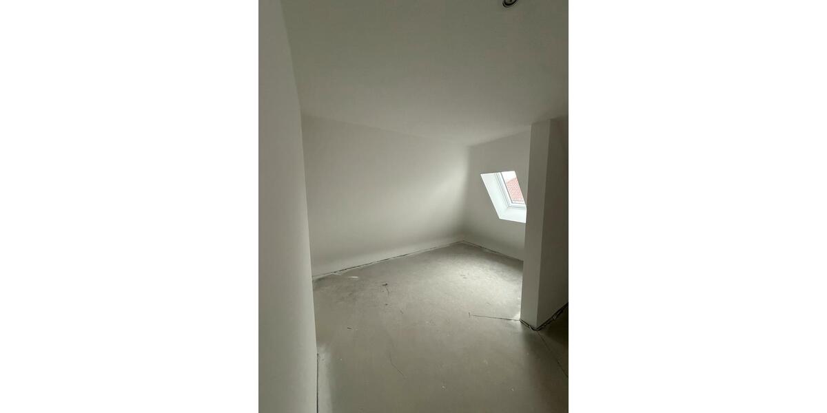 Dachgeschoßwohnung Bad Pyrmont - 3 Zimmer, 80 m&sup2;, 800&euro; | Angebot:24841335