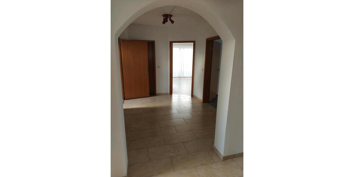 Etagenwohnung Freihung - 4 Zimmer, 90 m&sup2;, 700&euro; | Angebot:26089265