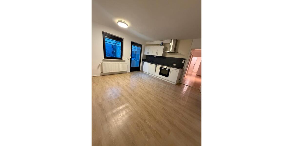 Etagenwohnung Pfarrkirchen - 4 Zimmer, 100 m&sup2;, 1.350&euro; | Angebot:25524336