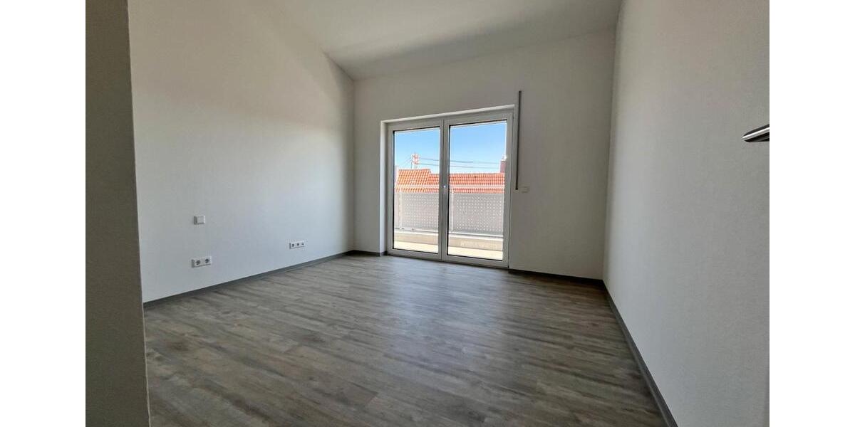 Dachgeschoßwohnung Frankenhardt - 3 Zimmer, 99 m&sup2;, 990&euro; | Angebot:26300628