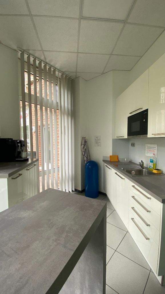 Schöne Büroräume mit voller Ausstattung und Top Service in Porz mieten - All-in-Miete zimmer