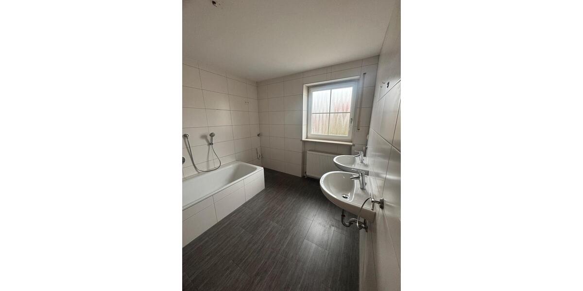 Etagenwohnung Amberg - 4 Zimmer, 105 m&sup2;, 900&euro; | Angebot:26255319