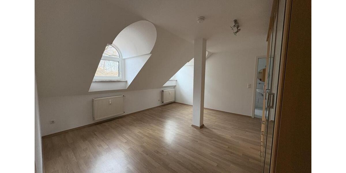 Dachgeschoßwohnung Meerane - 2 Zimmer, 52 m&sup2;, 382&euro; | Angebot:24350491