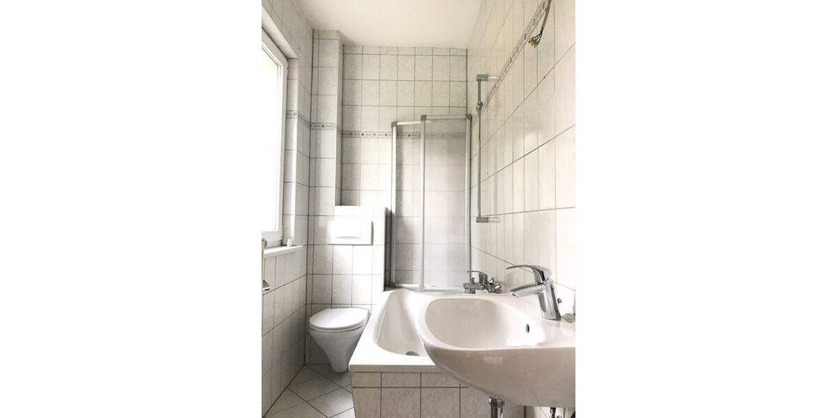 Etagenwohnung Eisenach - 3 Zimmer, 61 m&sup2;, 420&euro; | Angebot:25038191