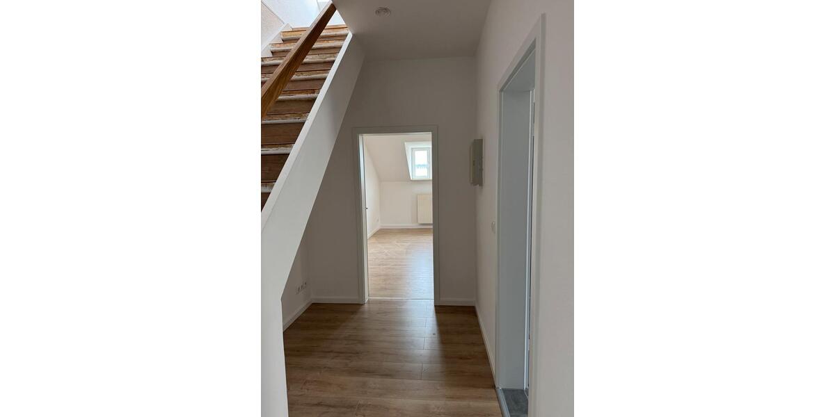 Dachgeschoßwohnung Glauchau - 3 Zimmer, 64 m&sup2;, 450&euro; | Angebot:26479184