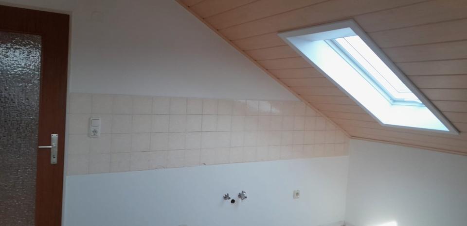 Dachgeschoßwohnung Abensberg - 3 Zimmer, 80 m&sup2;, 720&euro; | Angebot:26022283