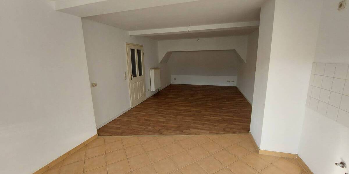 Etagenwohnung Roßwein - 3 Zimmer, 65 m&sup2;, 325&euro; | Angebot:25686207