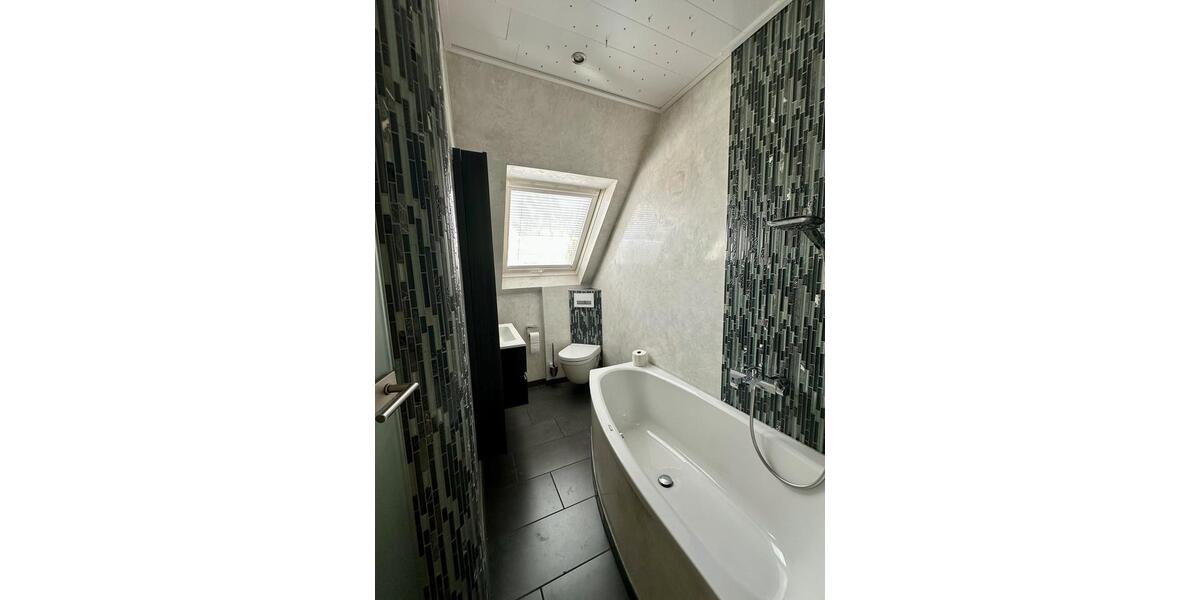 Dachgeschoßwohnung Eitorf - 3 Zimmer, 95 m&sup2;, 1.450&euro; | Angebot:26564638