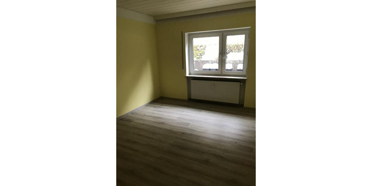Erdgeschoßwohnung Gruibingen - 2.5 Zimmer, 87 m&sup2;, 690&euro; | Angebot:25746046