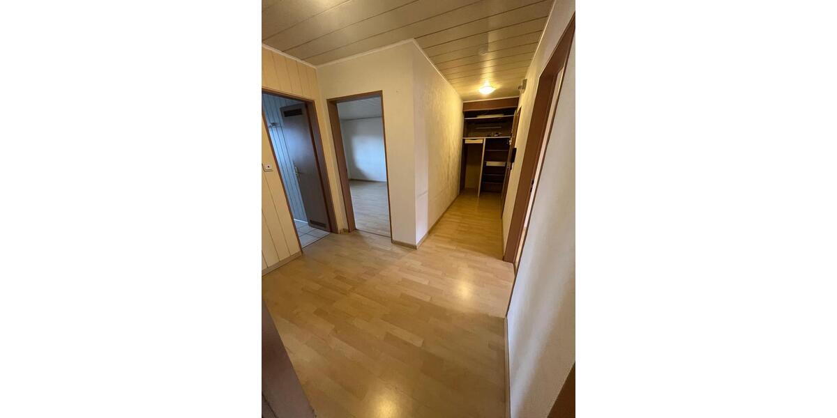 Etagenwohnung Mannheim Sandhofen - 3 Zimmer, 86 m&sup2;, 1.250&euro; | Angebot:26211103
