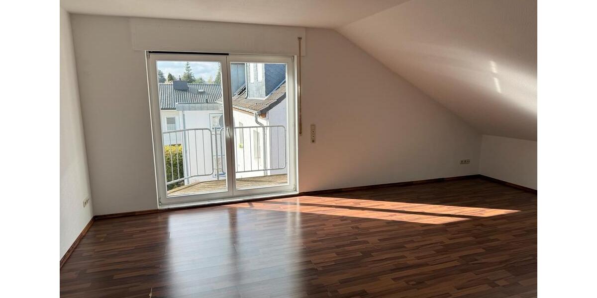 Dachgeschoßwohnung Kreuzau - 2 Zimmer, 66 m&sup2;, 870&euro; | Angebot:26022946