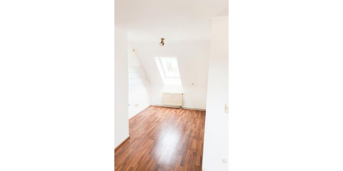Dachgeschoßwohnung Eisfeld - 1 Zimmer, 34 m&sup2;, 275&euro; | Angebot:26422571