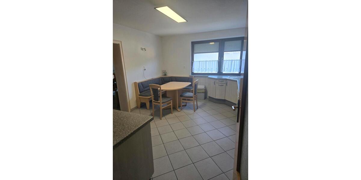 Etagenwohnung Wehingen - 4 Zimmer, 140 m&sup2;, 1.250&euro; | Angebot:26133452