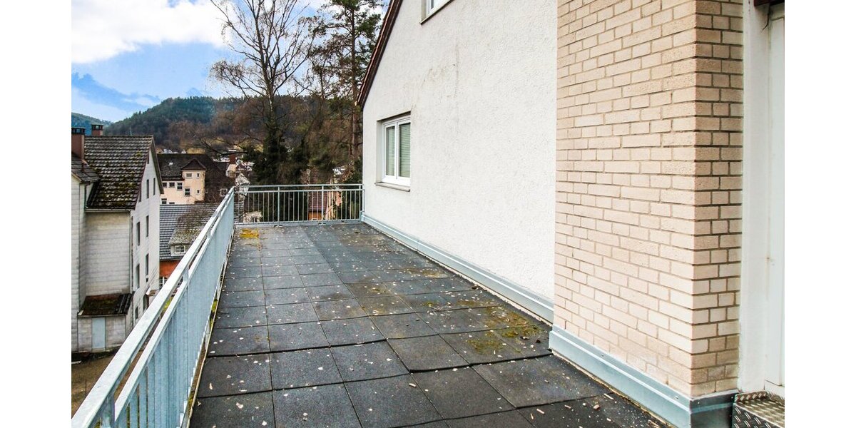Schöne 3-Zimmer-Wohnung mit Balkon und Dachterrasse in Schramberg - Etagenwohnung Schramberg | Angebot:26130026