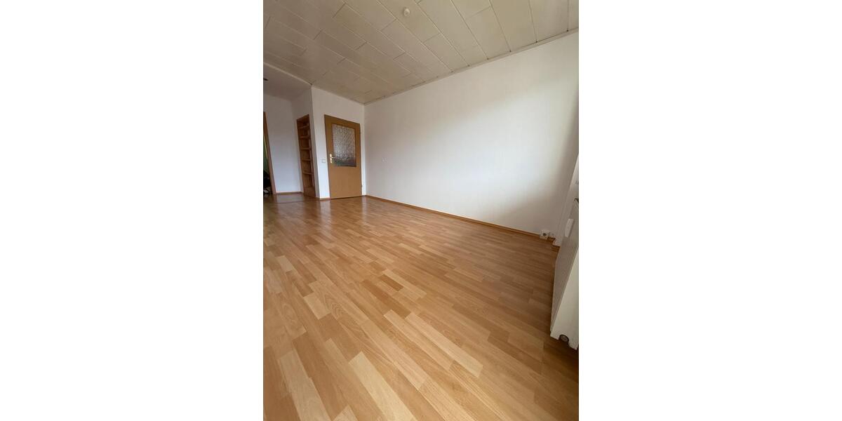 Schöne, helle 3-Zimmer-Wohnung in attraktiver Lage von Rudolstad 3 zimmer