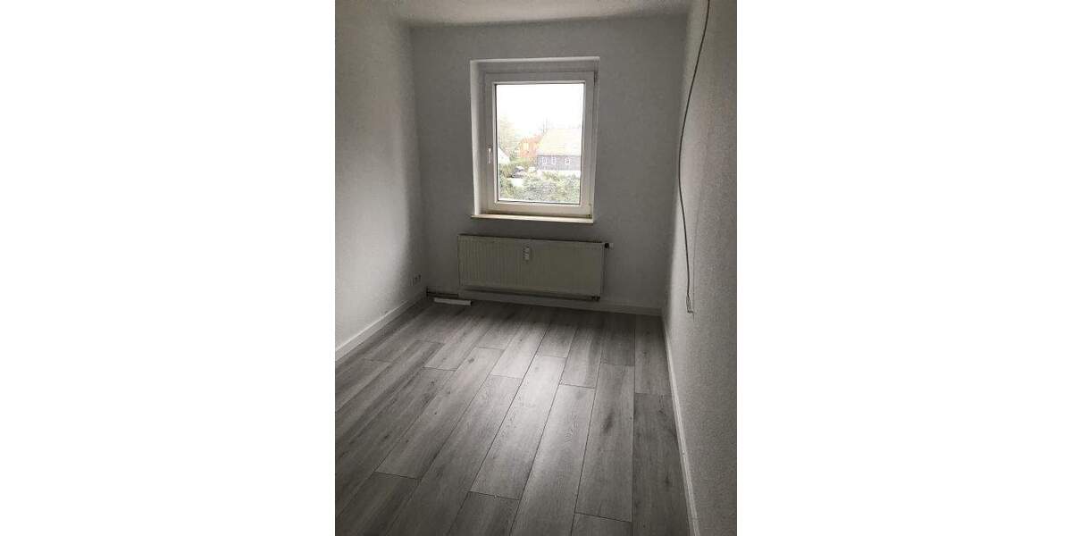 Etagenwohnung Glauchau Reinholdshain - 5 Zimmer, 105 m&sup2;, 640&euro; | Angebot:26486377