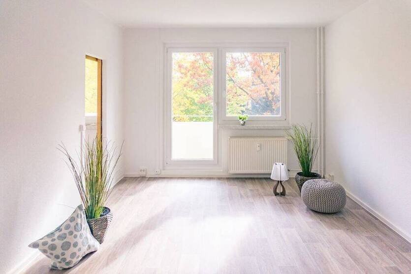 1-Raum-Wohnung mit Einbauküche und Balkon