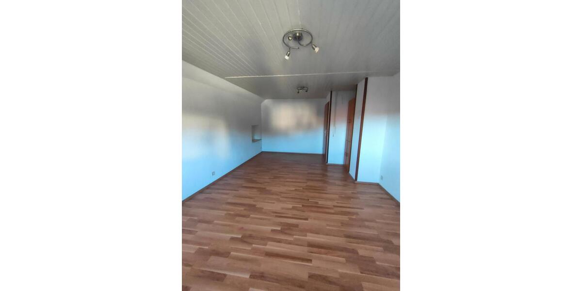 Dachgeschoßwohnung Hilders - 1 Zimmer, 35 m&sup2;, 330&euro; | Angebot:26577813