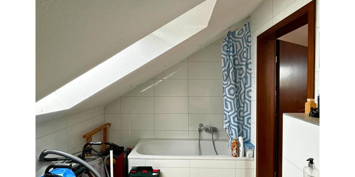 Dachgeschoßwohnung Bad Emstal - 2 Zimmer, 68 m&sup2;, 440&euro; | Angebot:24837278