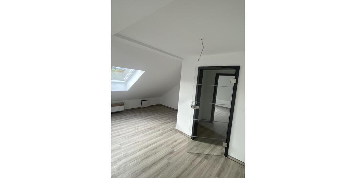 Dachgeschoßwohnung Rudolstadt - 4 Zimmer, 87 m&sup2;, 930&euro; | Angebot:23182783