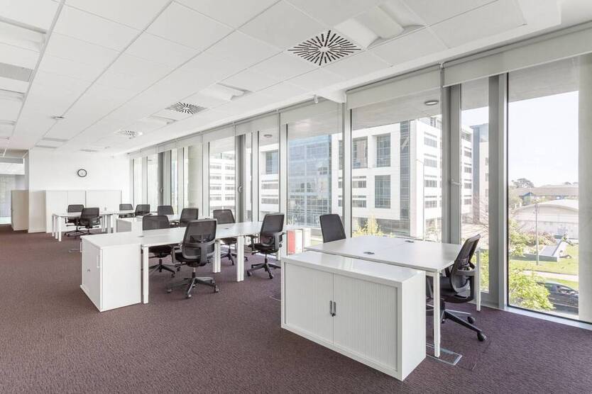 Beziehen Sie einsatzbereite Großraumbüros für 10 Personen 45 sqm in Regus Erfurt Hauptbahnhof