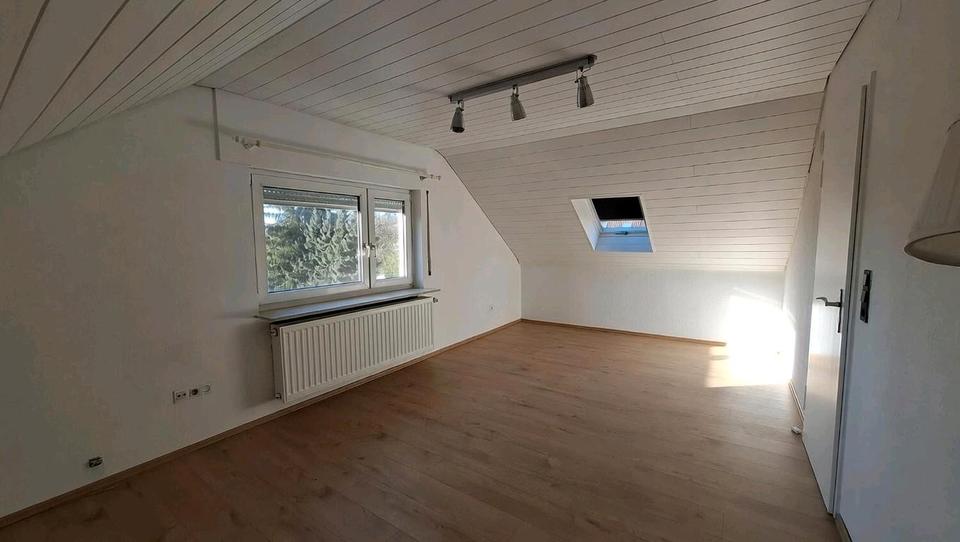 Dachgeschoßwohnung Backnang - 3 Zimmer, 50 m&sup2;, 750&euro; | Angebot:26019815