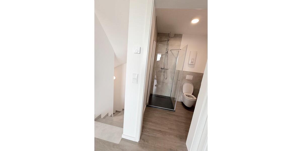 Dachgeschoßwohnung Jülich - 4 Zimmer, 100 m&sup2;, 1.350&euro; | Angebot:26300561