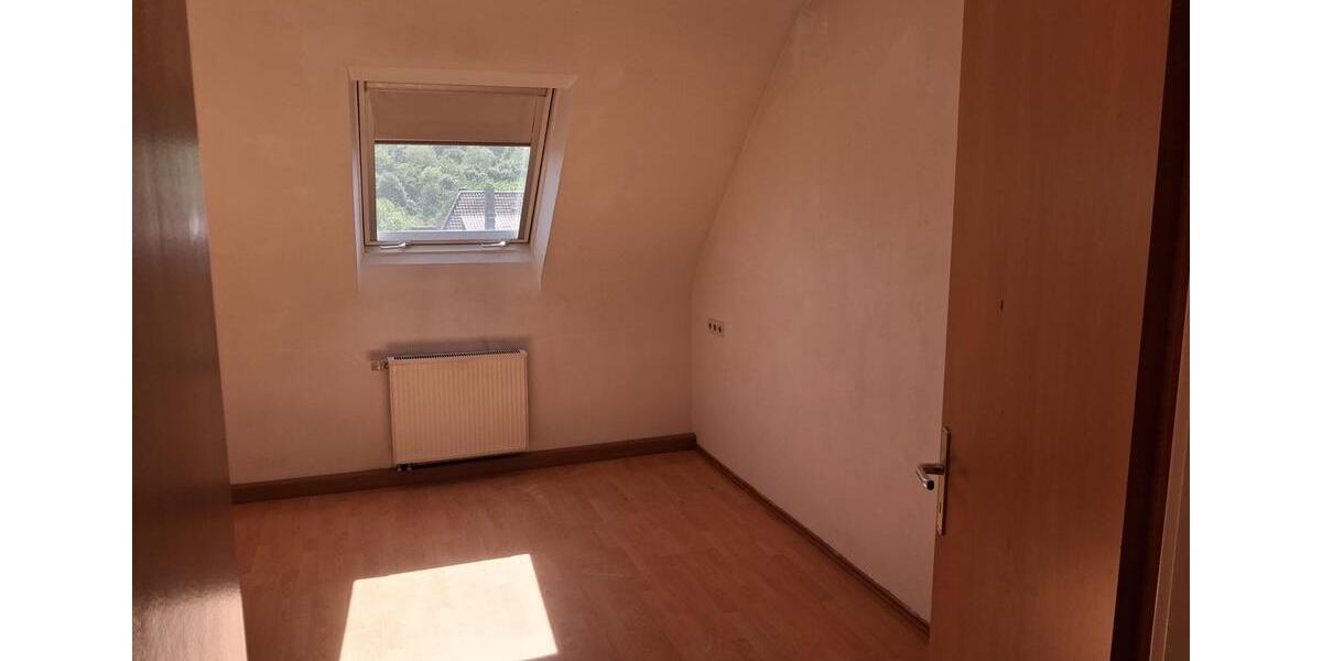 Dachgeschoßwohnung Neunkirchen - 4 Zimmer, 82 m&sup2;, 750&euro; | Angebot:26614999