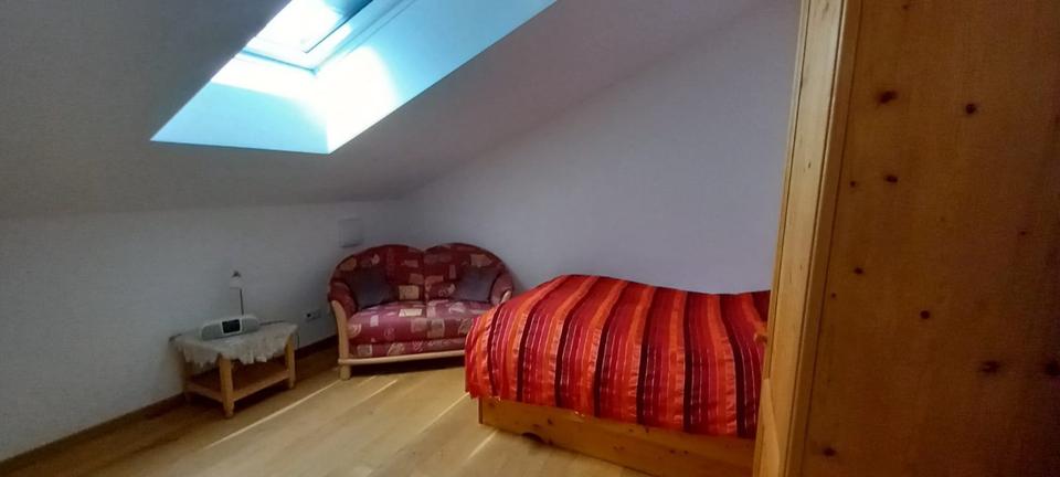 Neuwertige DG-Whg. (2025) in zentraler Lage 4 zimmer