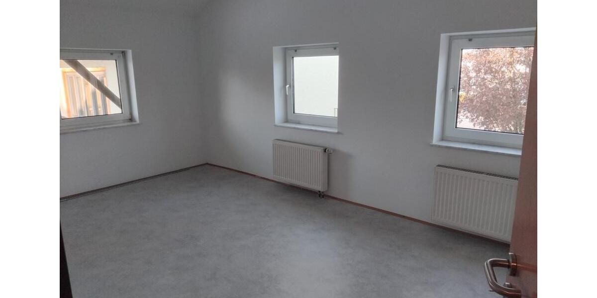 Etagenwohnung Kraiburg am Inn - 5 Zimmer, 120 m&sup2;, 1.250&euro; | Angebot:25896154