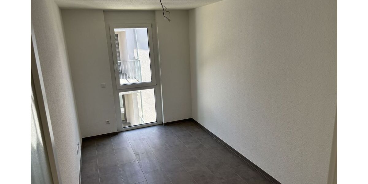 Moderne 3-Zimmer-Wohnung mit Balkon (2. OG mit Aufzug) - Erstbezug - Appartement Kirchheim unter Teck | Angebot:27223081