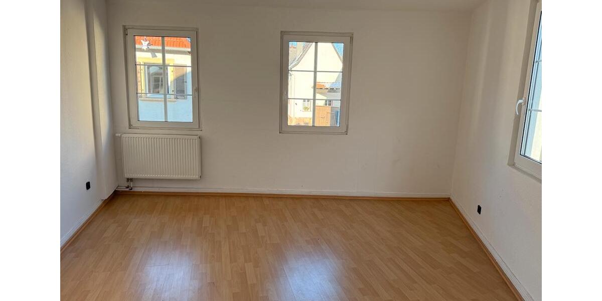 Etagenwohnung Landau in der Pfalz - 5 Zimmer, 125 m&sup2;, 1.200&euro; | Angebot:24467093