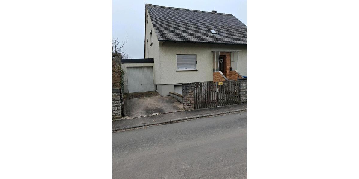 Erdgeschoßwohnung Ipsheim - 3 Zimmer, 74 m&sup2;, 950&euro; | Angebot:24551266