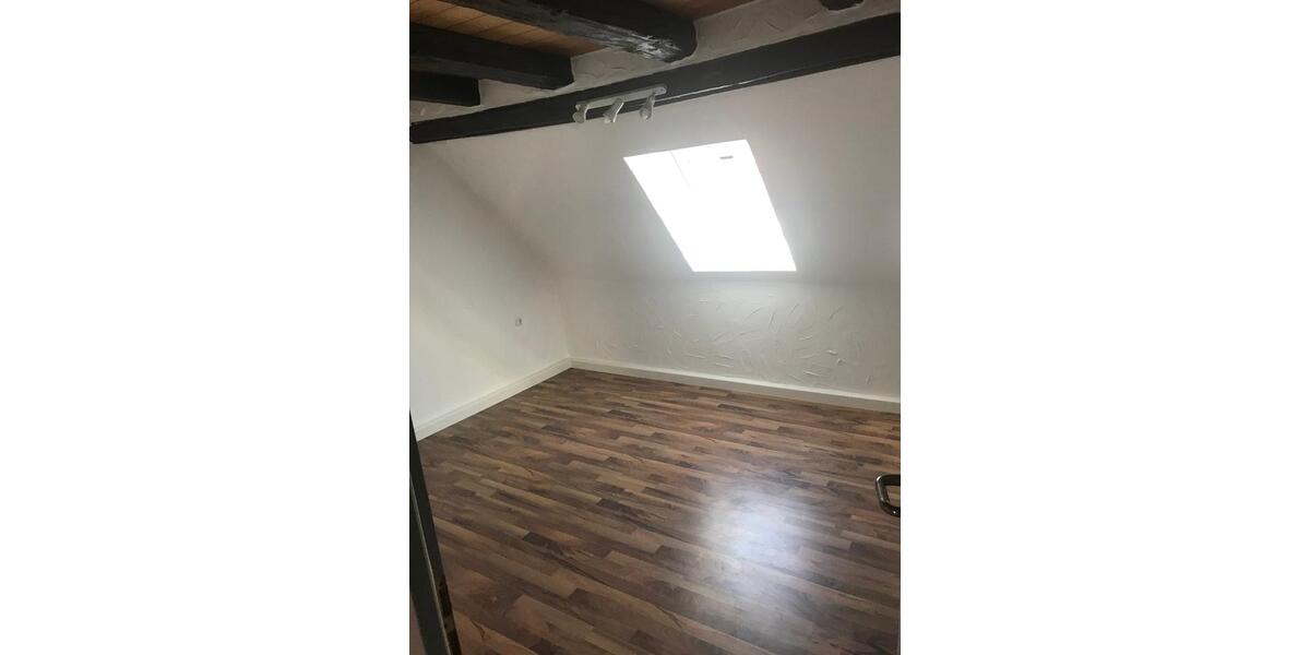 Dachgeschoßwohnung Geiselwind - 2 Zimmer, 575&euro; | Angebot:24455518