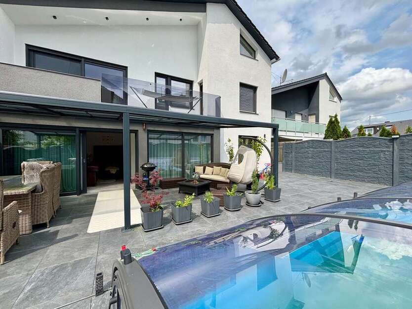 Haus zum Mieten in Waiblingen 3.000 € 240 m²