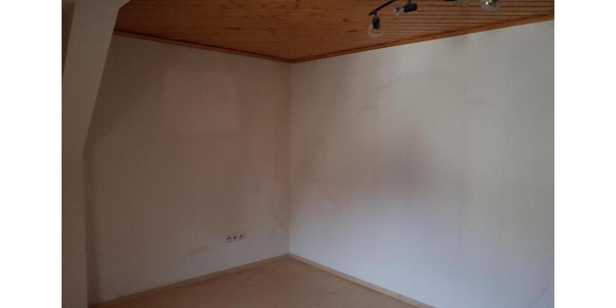 Dachgeschoßwohnung Lichtenstein (Sachsen) - 1 Zimmer, 32 m&sup2;, 163&euro; | Angebot:20444554