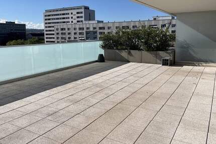 Ihr neuer Lieblingsplatz! Großer Balkon, zwei Bäder, Sauna, EBK, Fußbodenheizung! 4 zimmer