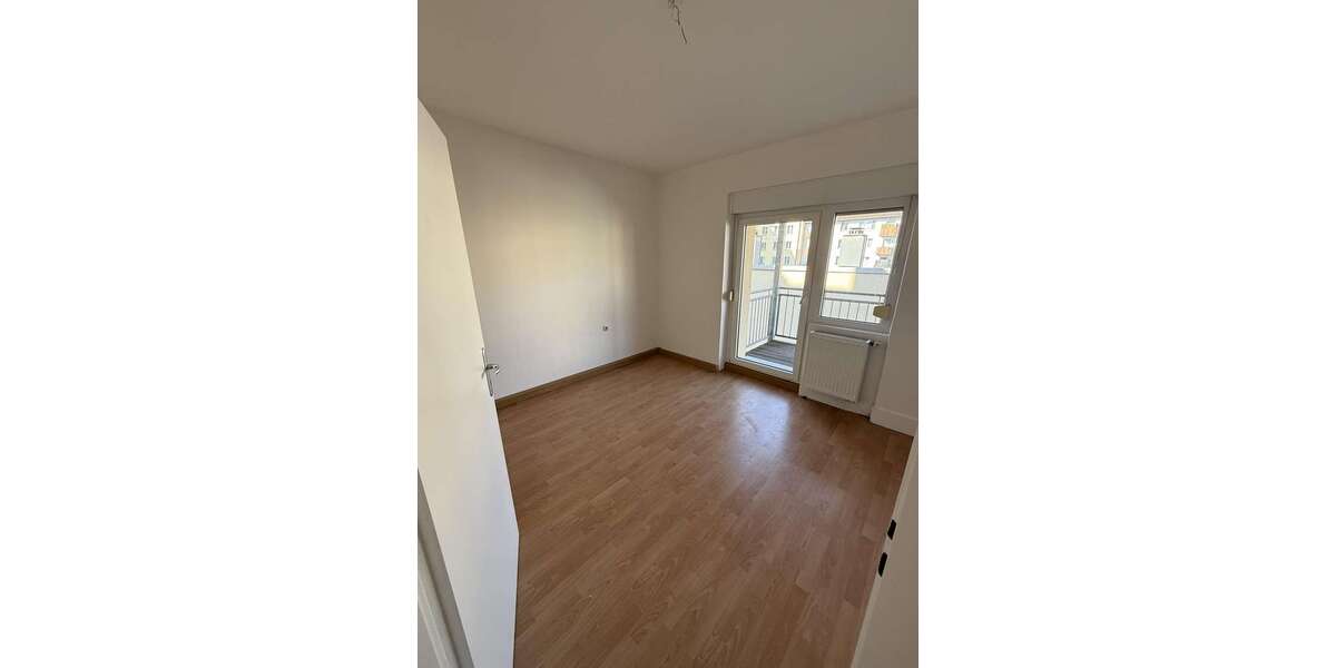 Etagenwohnung Schweinfurt Gartenstadt - 4 Zimmer, 140 m&sup2;, 1.450&euro; | Angebot:27033024