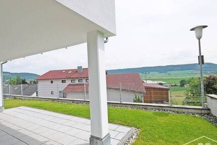 Panorama Wohnen Beilngries: Hochwertige 3,5 Zimmer-Whg. mit EBK, Aufzug u. 2 TG-Stellplätzen 3 zimmer