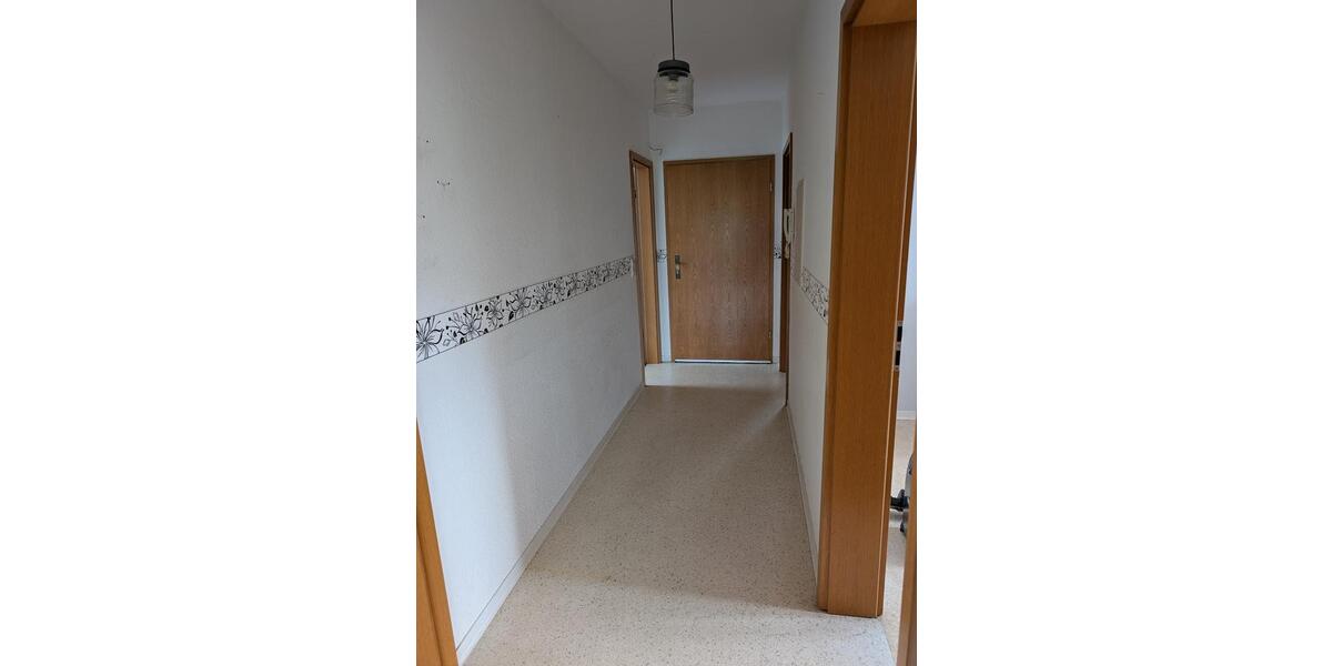 Dachgeschoßwohnung Delligsen - 3 Zimmer, 88 m&sup2;, 440&euro; | Angebot:26537974