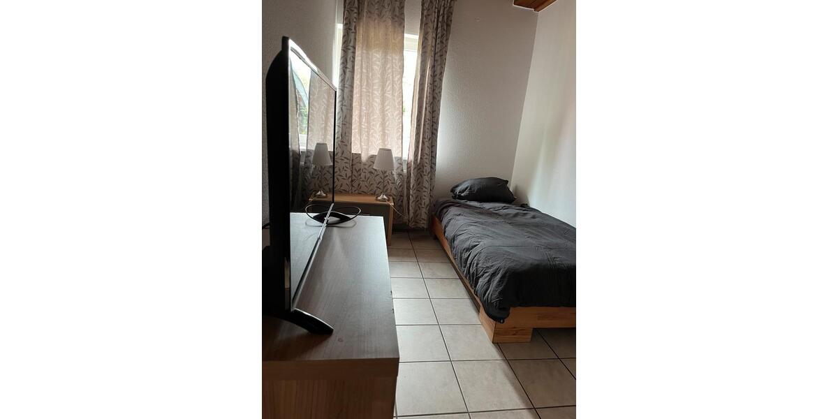 Wohnen auf Zeit Schülldorf - 10 Zimmer, 120 m&sup2;, 25&euro; | Angebot:17947634