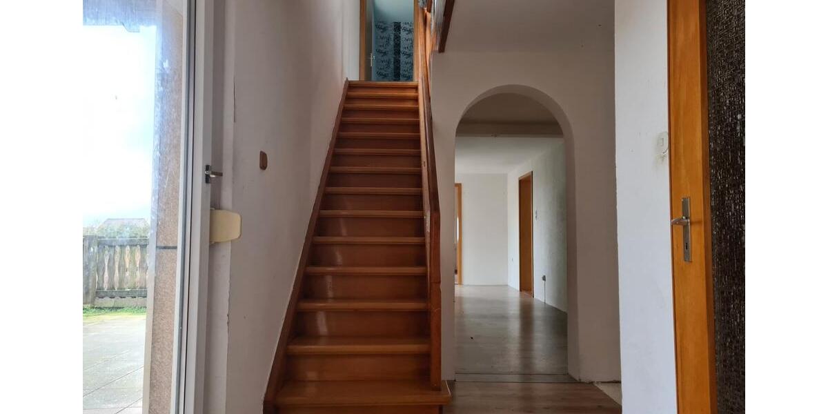 Terrassenwohnung Stadtoldendorf - 5 Zimmer, 180 m&sup2;, 900&euro; | Angebot:26261959