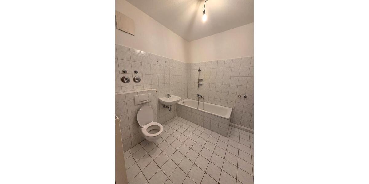 Etagenwohnung Schwerin - 2 Zimmer, 67 m&sup2;, 667&euro; | Angebot:26659933