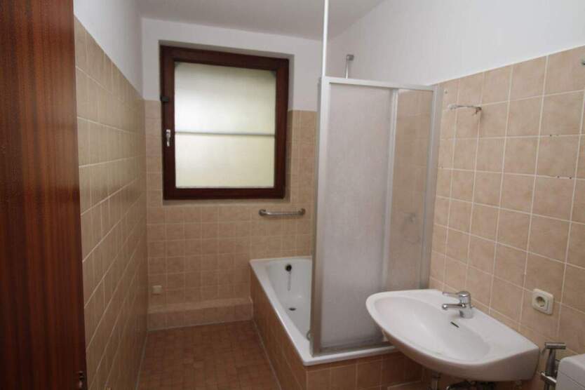 Besichtigungstermin am 23.10. um 14.30 Uhr, Dreizimmerwohnung mit Terrasse und Blick ins Grüne 3 zimmer