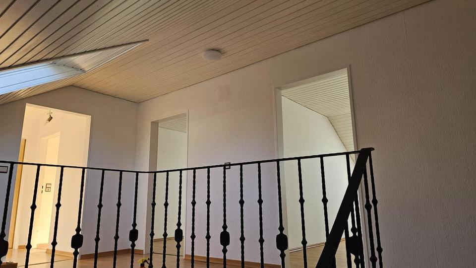 Etagenwohnung Meschede - 5 Zimmer, 180 m&sup2;, 1.100&euro; | Angebot:25551536