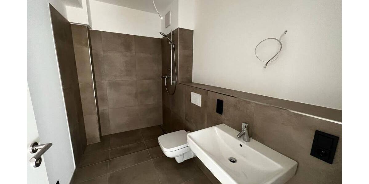 Doppelhaushälfte Mainz Weisenau - 6 Zimmer, 159 m&sup2;, 2.500&euro; | Angebot:23587981