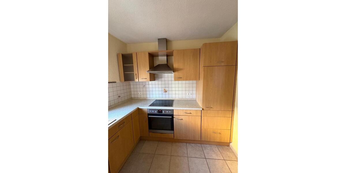 Teils möblierte Doppelhaushälfte mitten in der Stadt (4xZimmer) 4 zimmer