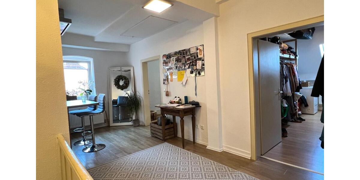 Dachgeschoßwohnung Hünfeld - 5 Zimmer, 110 m&sup2;, 950&euro; | Angebot:25899307