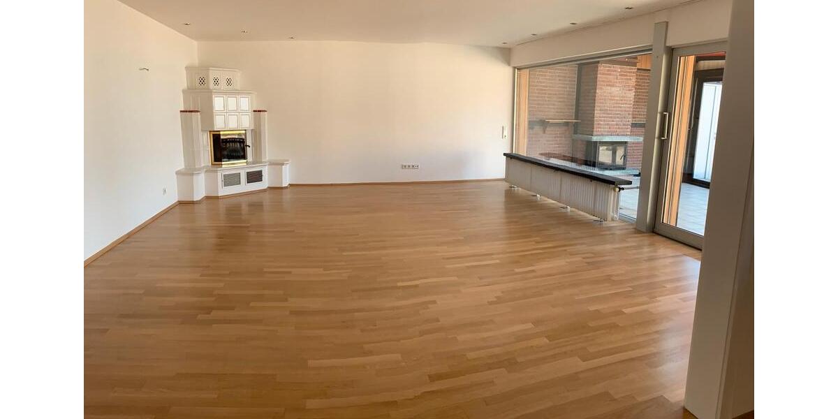 Einfamilienhaus (195 m²) mit Keller, Balkon & Wintergarten 5 zimmer