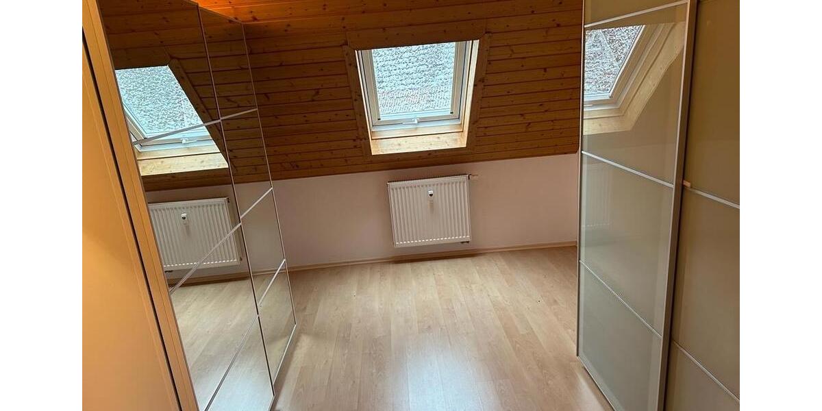 Dachgeschoßwohnung Adelsheim - 3.5 Zimmer, 120 m&sup2;, 1.000&euro; | Angebot:26383093